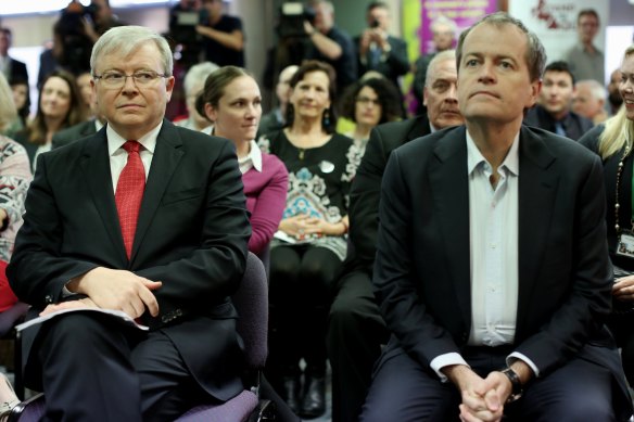 Shorten memainkan peranan penting dalam memecat Kevin Rudd sebagai PM pada 2010 dan kemudian memasang semula beliau, atas perbelanjaan Julia Gillard, pada 2013. 