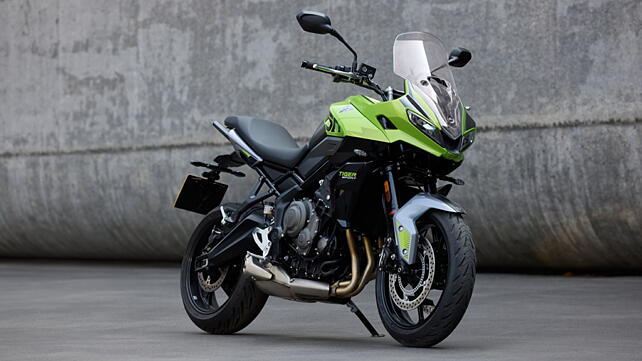 Triumph Tiger Sport 660 Kanan Depan Tiga Suku