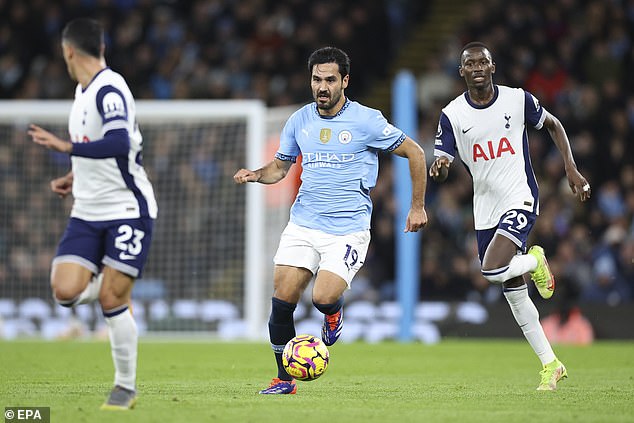 Permainan itu seolah-olah dilalui oleh Ilkay Gundogan kerana dia secara konsisten over-run di bahagian tengah