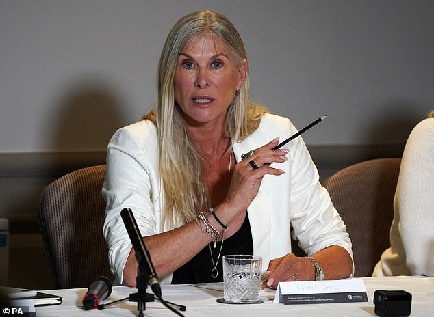 Bekas perenang Olimpik Sharron Davies berkata BBC 