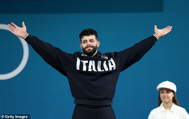 Antonio Pizzolato, 28, memenangi gangsa untuk Itali dalam acara rampasan 89kg lelaki, clean and jerk dan clean and jerk.