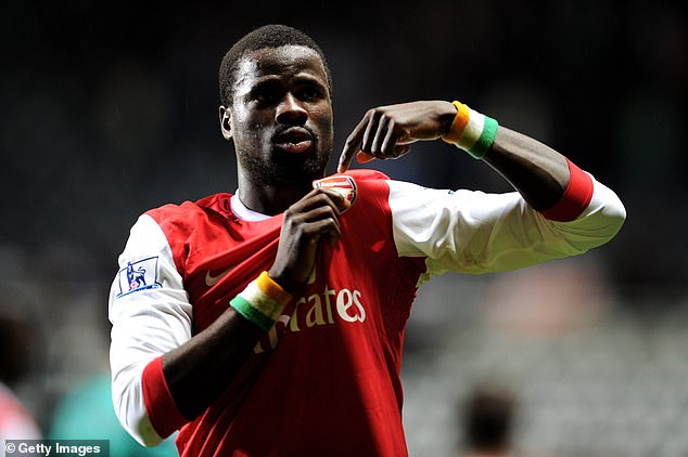 Eboue adalah anak kepada bekas pertahanan kanan Arsenal, Emmanuel, yang bermain untuk The Gunners selama tujuh tahun.