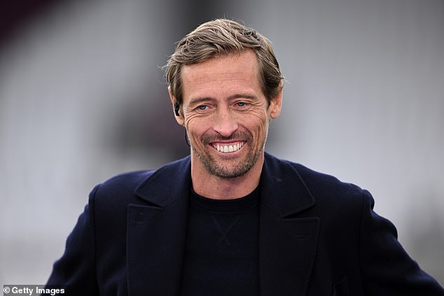 Peter Crouch juga menyokong inisiatif itu dan menggalakkan organisasi untuk memohon geran £2,000.