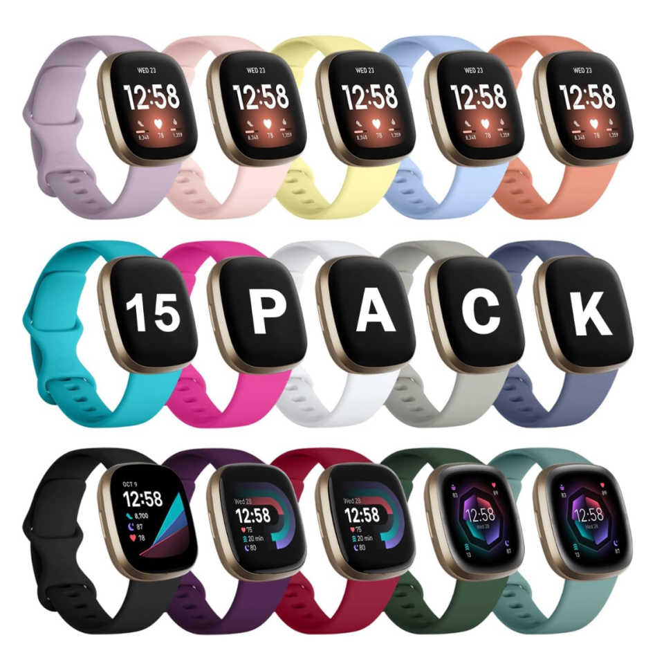 Set tali GEAK 15 untuk Fitbit Versa 4 pada latar belakang putih