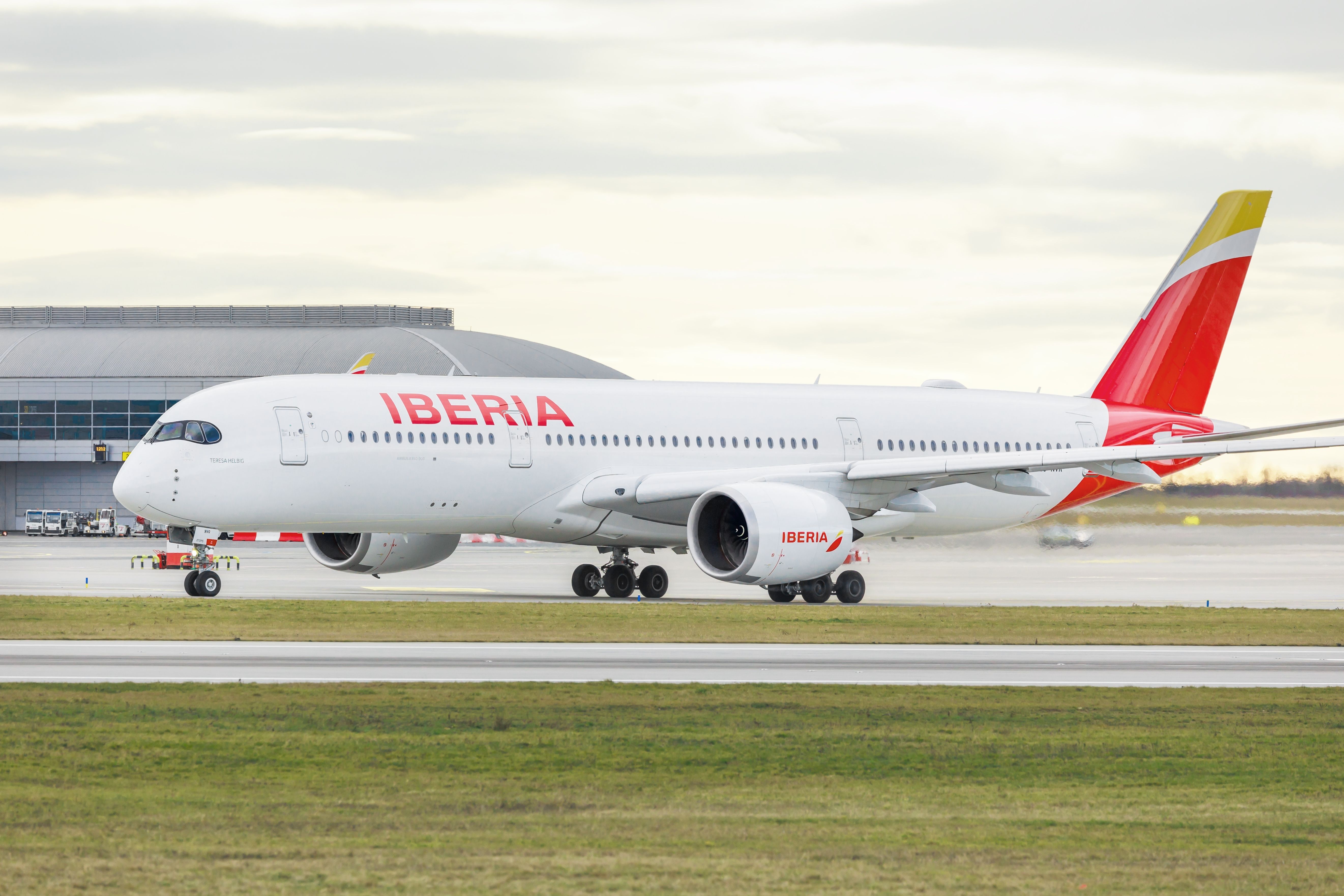 Sebuah badan lebar Iberia Airbus A350