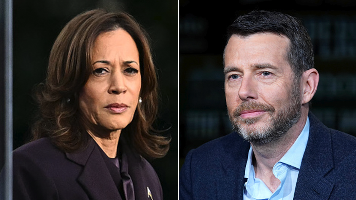 Kamala Harris dan David Plouffe berkongsi imej