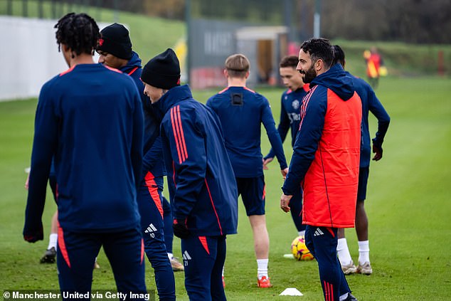 Amorim telah menyelia sesi latihan pertamanya sebagai bos United di kompleks Carrington kelab itu