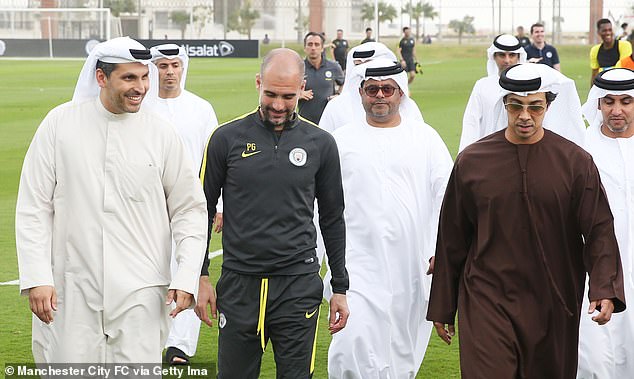 Pengurus Man City, Pep Guardiola (gambar kedua dari kiri) bersama pemilik kelab Sheikh Mansour (gambar kanan)