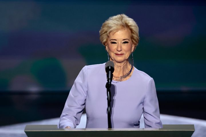 Linda McMahon mengetuai Pentadbiran Perniagaan Kecil selama dua tahun semasa penggal pertama Trump sebelum meletak jawatan pada 2019 untuk membantu menjalankan usaha pemilihan semulanya.