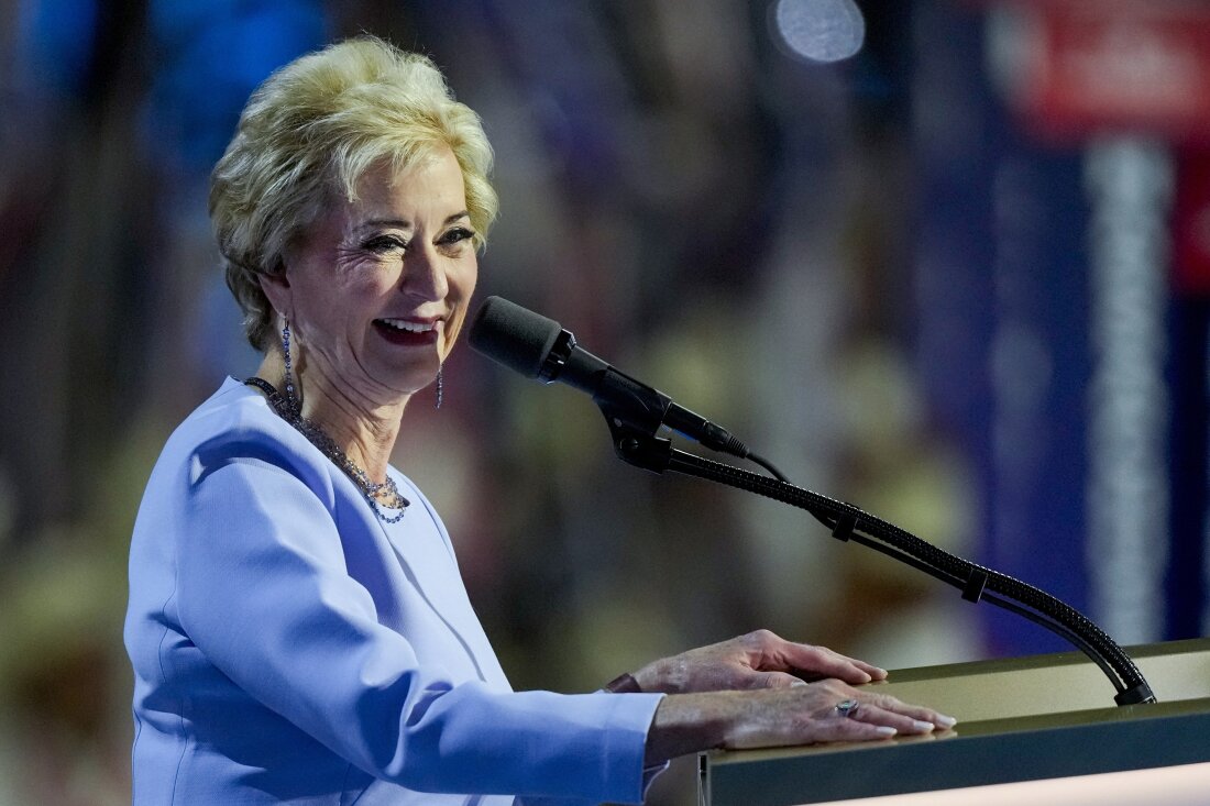 Linda McMahon bercakap semasa Konvensyen Kebangsaan Republikan 2024 di Milwaukee.